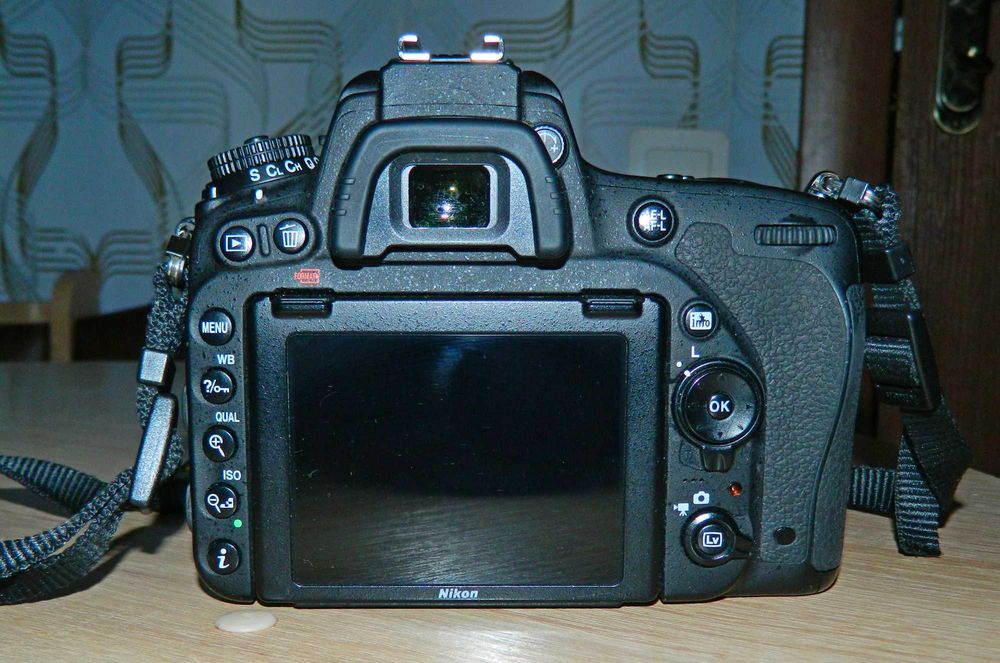 Продам фотокамеру Nikon D750 (body)