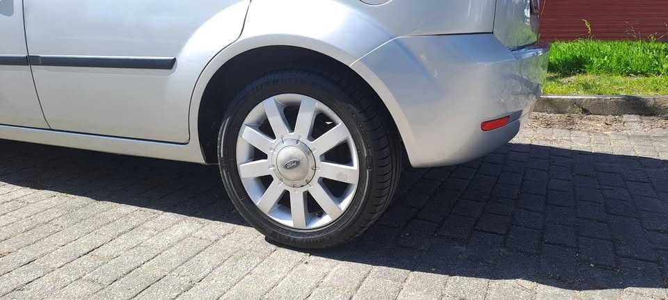 Ford Fiesta só 150.000klm com Ar Condicionado