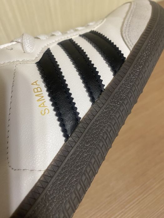 Крассовки бренда Адидас Samba