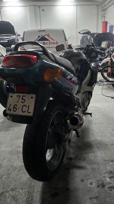 Vendo Kawasaki zzr600 de 93