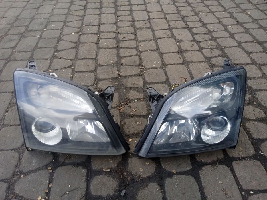 REFLEKTOR OPEL VECTRA C 01-05 LEWY LUB PRAWY