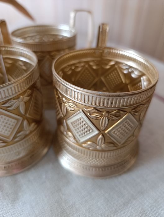 Продам залізні коробочки 7 см на 5,5 см висота 5 см підстаканники.
