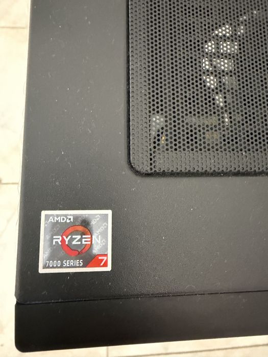 Workstation IA / LLM – Ryzen 7 7700 + 2x NVIDIA Tesla V100 32GB (64GB VRAM) + 32GB DDR5