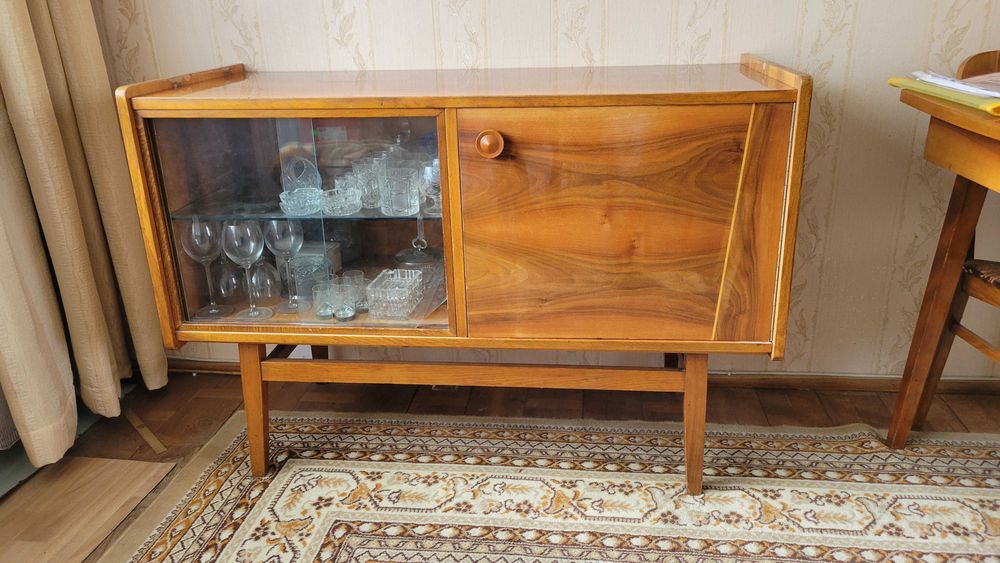 Komoda ''Bilea''lata 60-te PRL