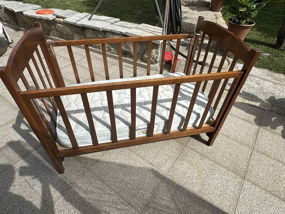 Cama de bebe com colchão