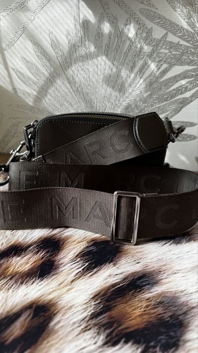 Torebka na ramie Marc Jacobs oliwka
