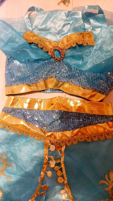 Stroj karnawałowy  Ksiazniczka Jasimna Aladyn 7-8lat