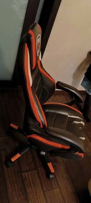 Продам игровое кресло