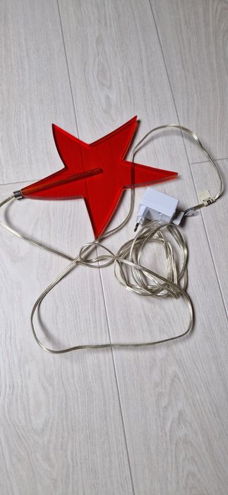 Ozdobą świąteczna IKEA akrylowa czerwona gwiazda świecącs