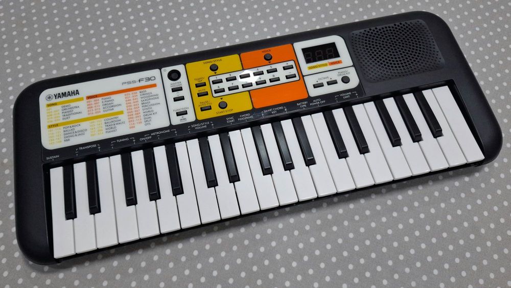 Yamaha – Piano [ Modelo PSS-F30 ]