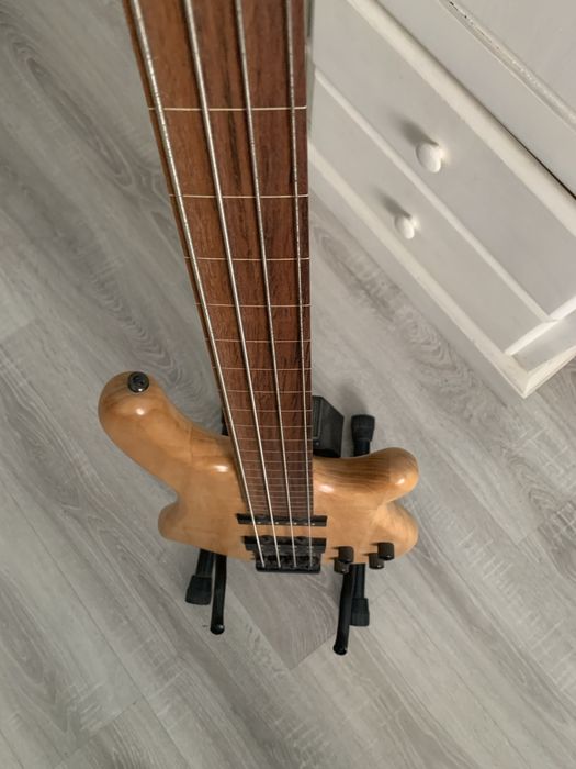 Baixo Eletrico Fretless Rochester (Novo)