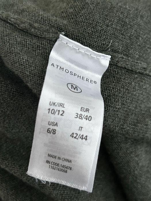 Lekki oliwkowy sweterek Primark