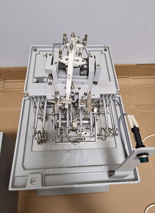 Waga laboratoryjna szalkowa 1978r zakłady mechaniki precyzyjnej