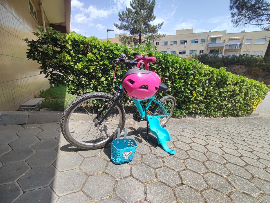 Bicicleta e capacete