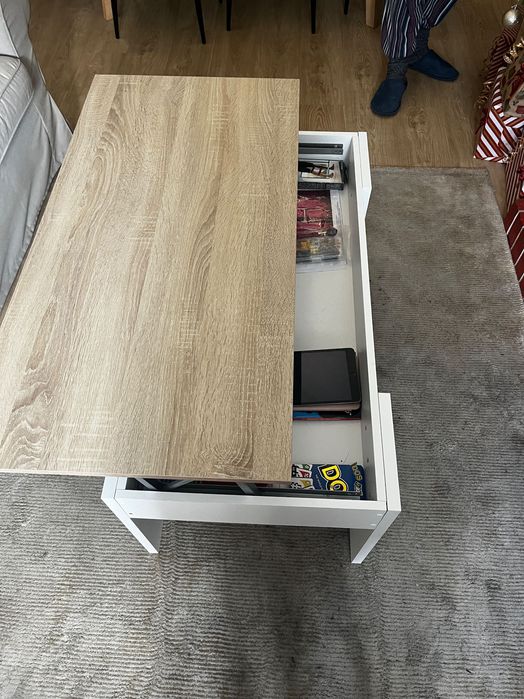 Mesa sala de estar elevatória com arrumação