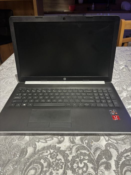 Laptop HP 15 R3-3200