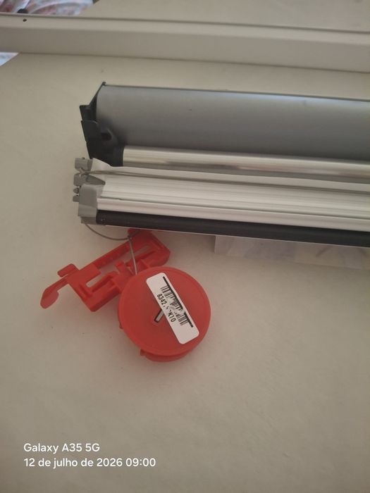 Duas Cortinas de janela de telhado