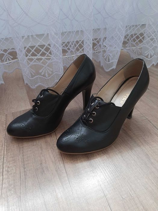 Продам кожаные ботильоны.