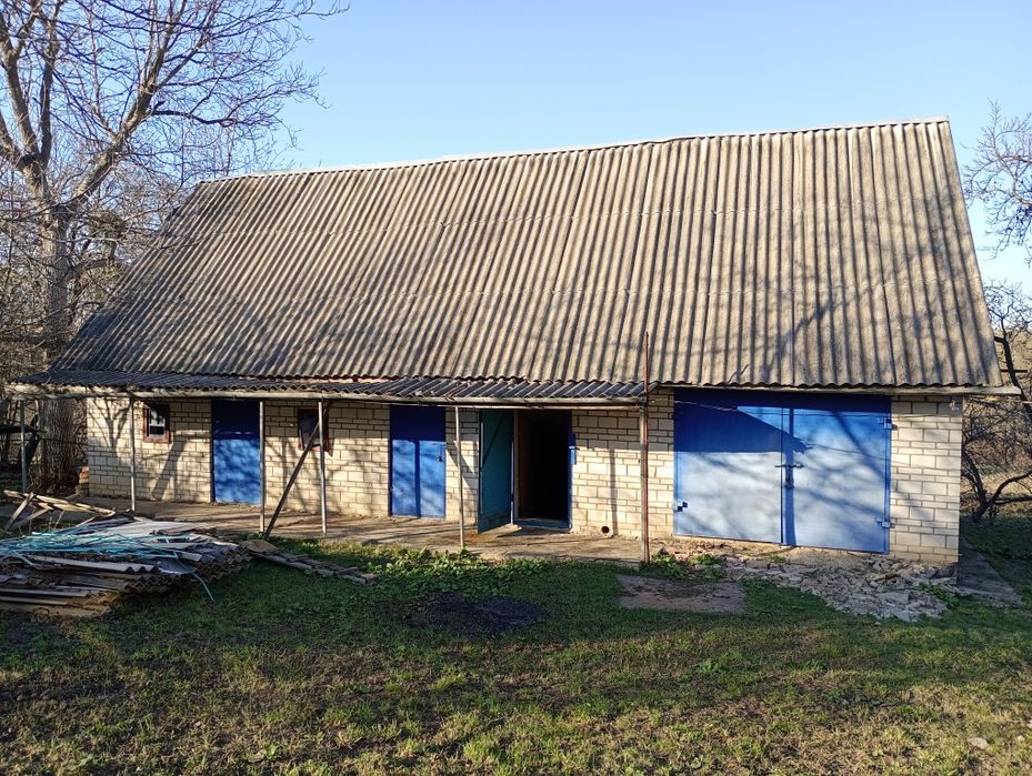 Хата в Монастирищі