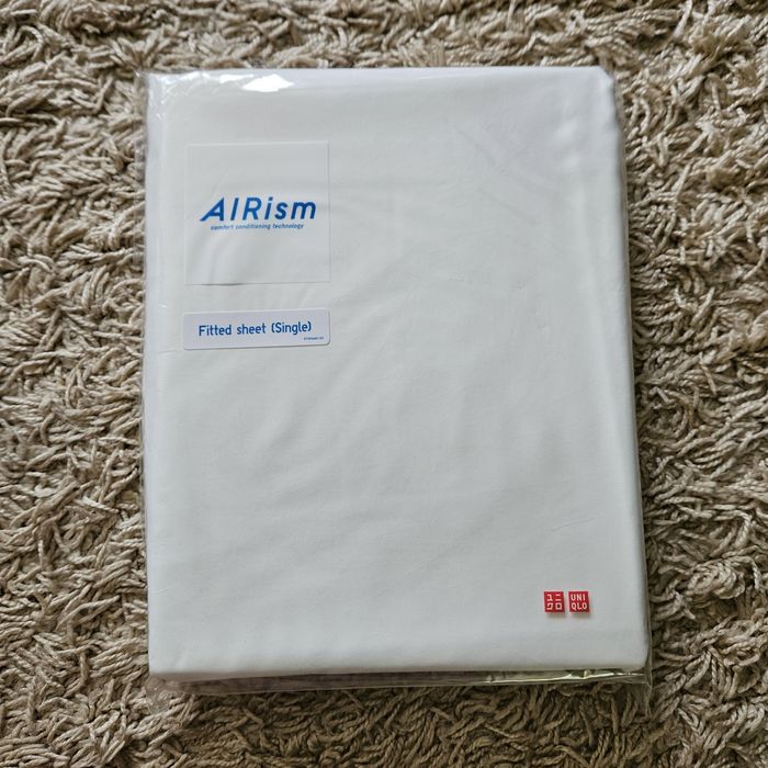 Простынь на резинке односпальная белая