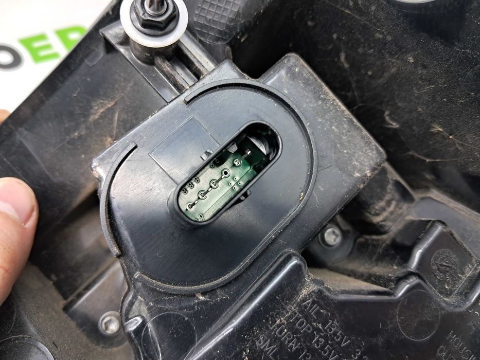 Фонарь задний внешний (в крыло) левый Tesla Tesla Model Y 20-25