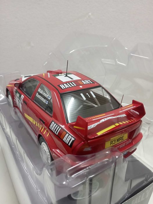 MITSUBISHI Lancer Evo V 1:18
