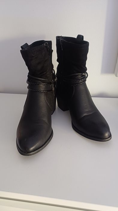 Botins pretos - 39