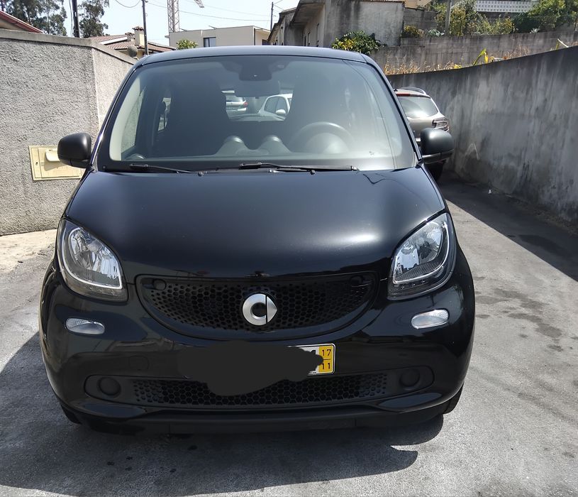 Vendo smart for two  passion 0.9 de 2017 nacional com 49 mil km  acidentado salvado