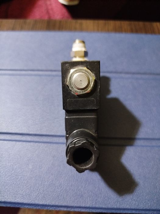 Електро магнитный клапан для подачи CO2