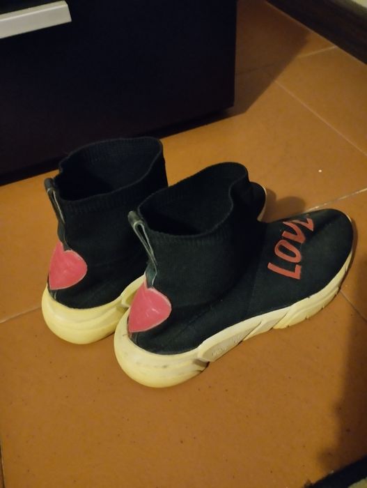 Botas Love Moschino estilo sapatilha meia