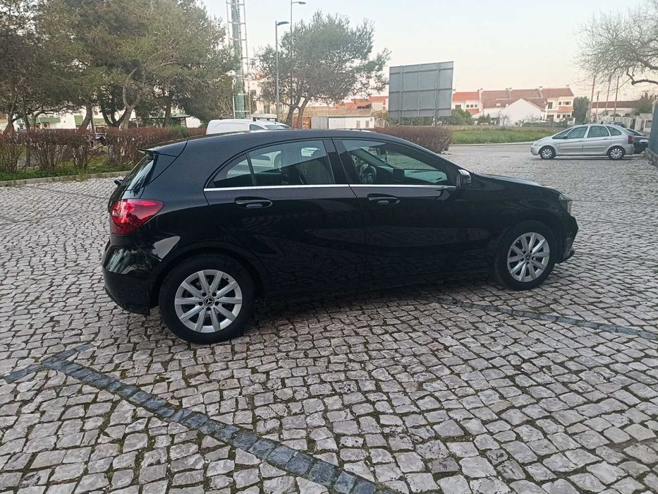 Mercedes-Benz A 180d Style 11-2017- Nacional