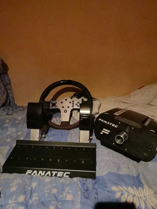 Volante fanatec csl elite +volante + pedais