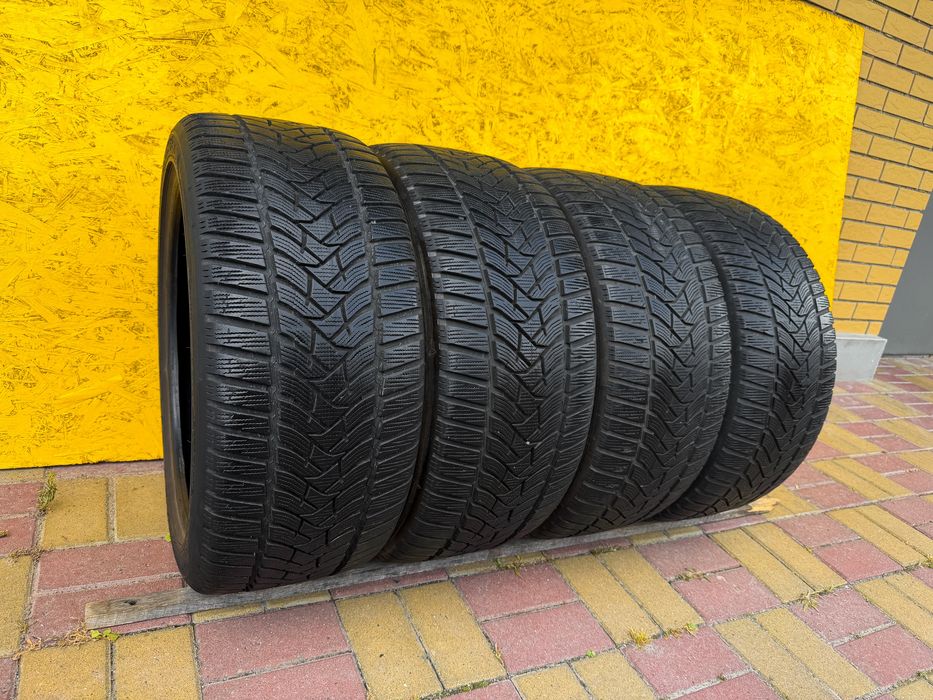 Шини Резина 255.40 R19 Dunlop Зима