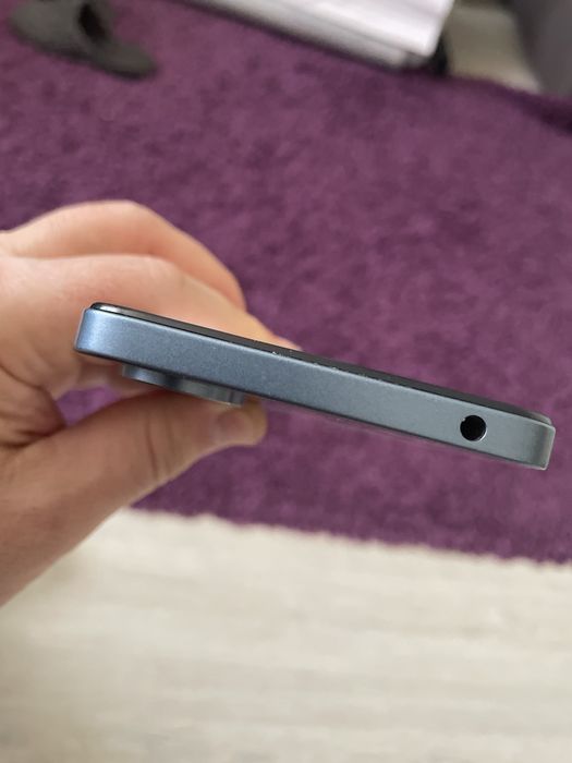 Продам телефон POCCO C 65