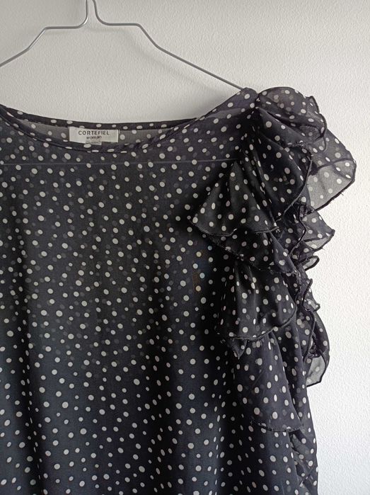 Blusa com bolinhas brancas, Cortefiel