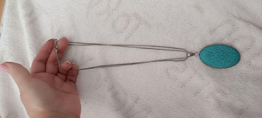 Fio com pendente em bijuteria