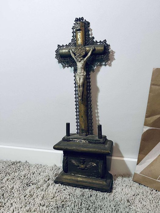 Stuletni krzyz krucyfiks antyk stary do renowacji posiada mechanizm