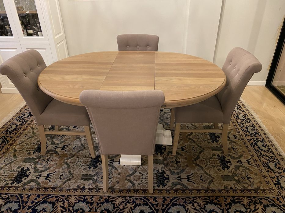 Mesa em Madeira Maciça 1,60mts x 1,20mts