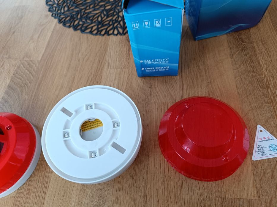 Przewodowy CZUJNIK DYMU, CZUJKA, DETEKTOR ognia. Nowe - 2 szt.