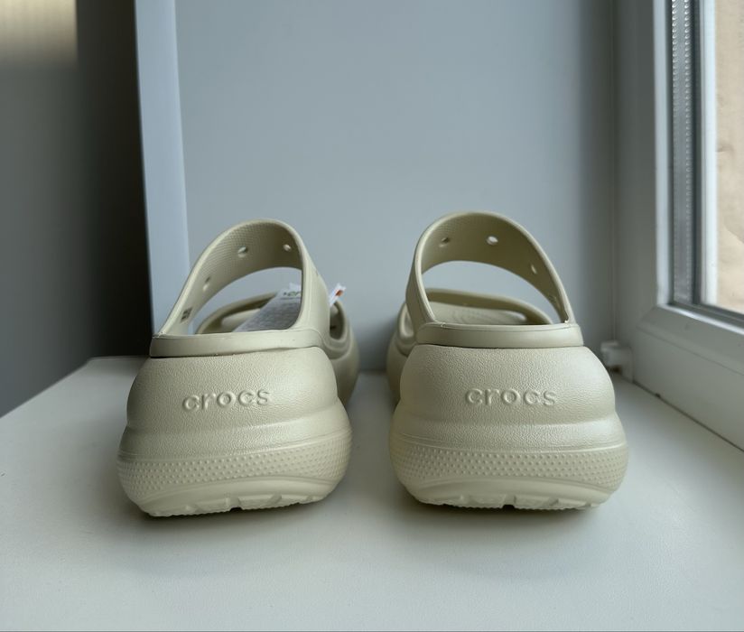 Crocs Classic Crush Sandal жіночі шльопанці 41 розмір