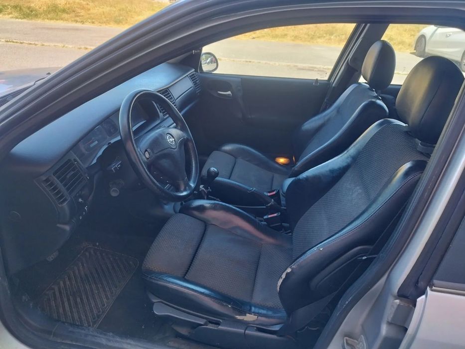 Opel Vectra Caravan 1.6 100