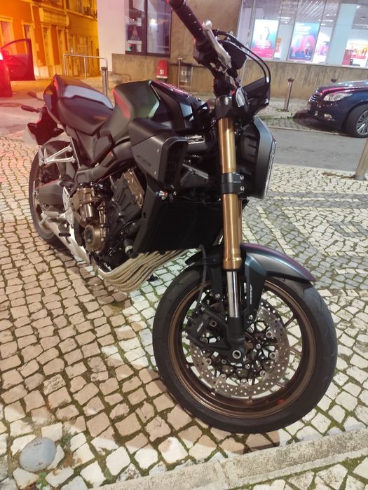 Honda CB 650 R e-cluch Out 25