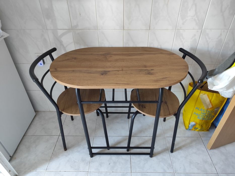 Mesa de jantar de cozinha.