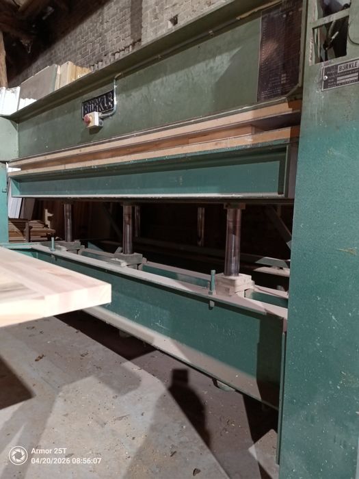 Prasa półkowa BURKLE 130/250 na zimno - 6 tłoków