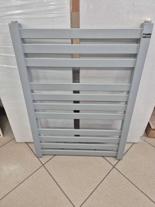 Grzejnik łazienkowy, drabinka srebrny mat 730x535