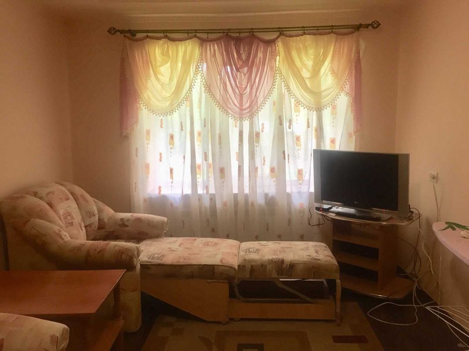 Вільно! Подобово. Пр. Свободи,37, 1-кімнатна. Поруч Обласної лікарні