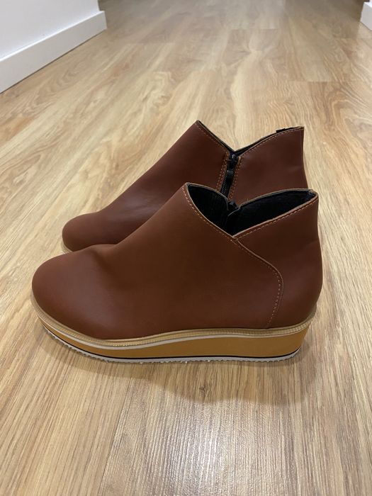 Botas pele castanha 40