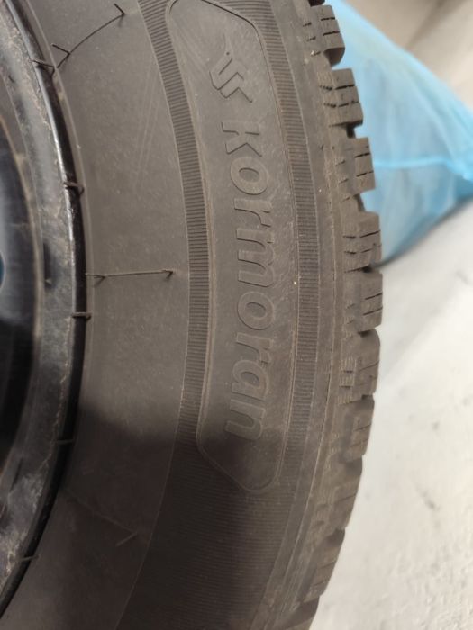 Opony zimowe Kormoran plus stalowe felgi R17