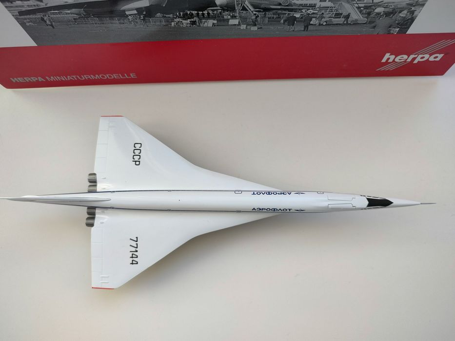 Металева модель літака Ту-144, масштаб 1:200