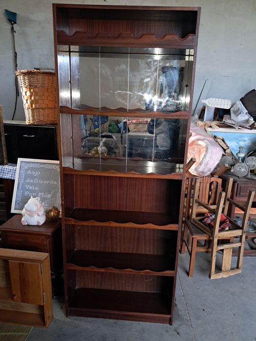 Movel de prateleiras com vidro anos 80